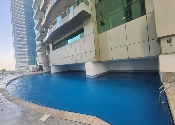 Elegant Apartment W/ Iconic View